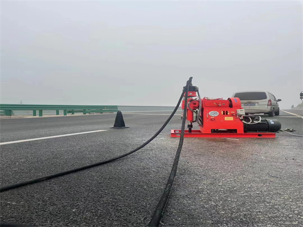 润州马路路基路面开裂下沉注浆加固灌浆