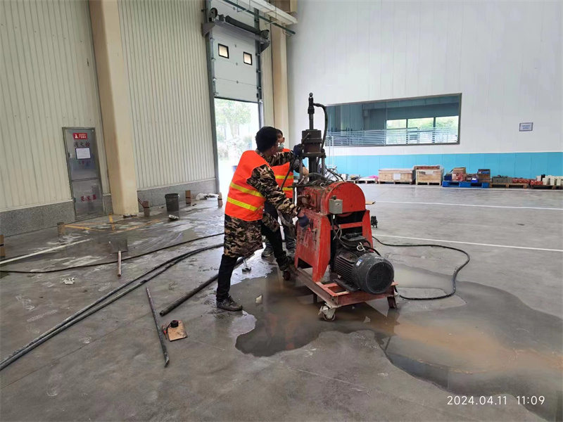 润州厂房地面下沉塌陷注浆加固施工